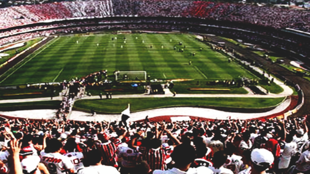 Resultado de imagem para campo de futebol tumblr